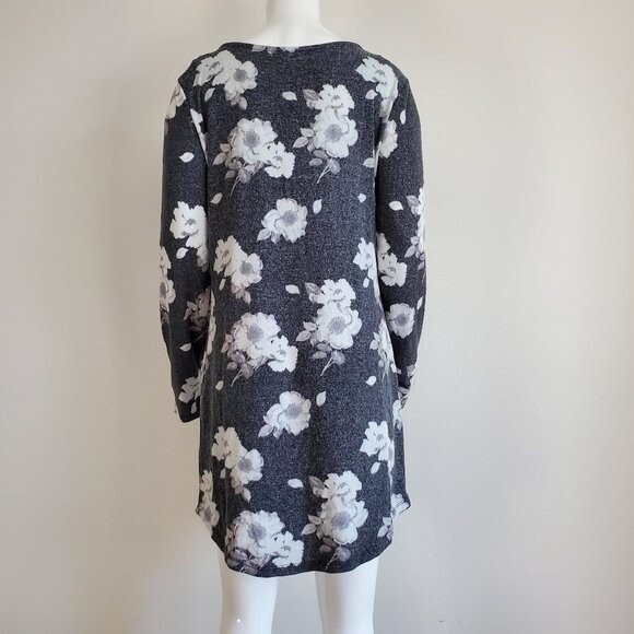 NEW Plus Size Gray Floral Sweater Dress - Picture 3 of 8